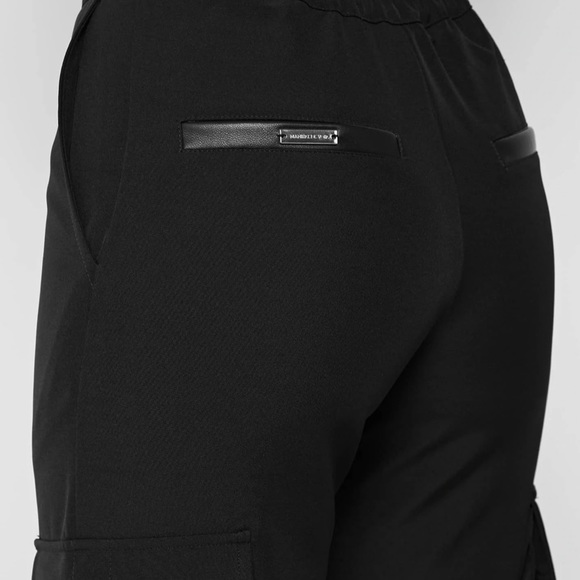 TROUSERS WITH ZIP DETAIL - Picture 2 of 9
